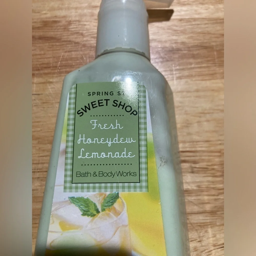 Bath & Body works Fresh Honeydew Lemonade moisturizing hand lotion. Retired